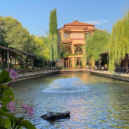 Rritja E Koranit Hotel Tushemisht Bagian luar foto