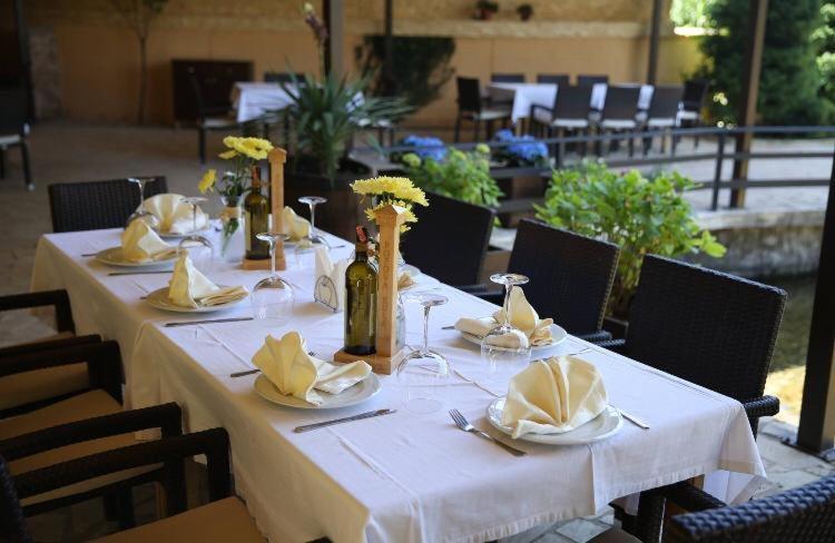 Rritja E Koranit Hotel Tushemisht Bagian luar foto