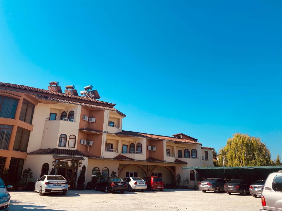 Rritja E Koranit Hotel Tushemisht Bagian luar foto