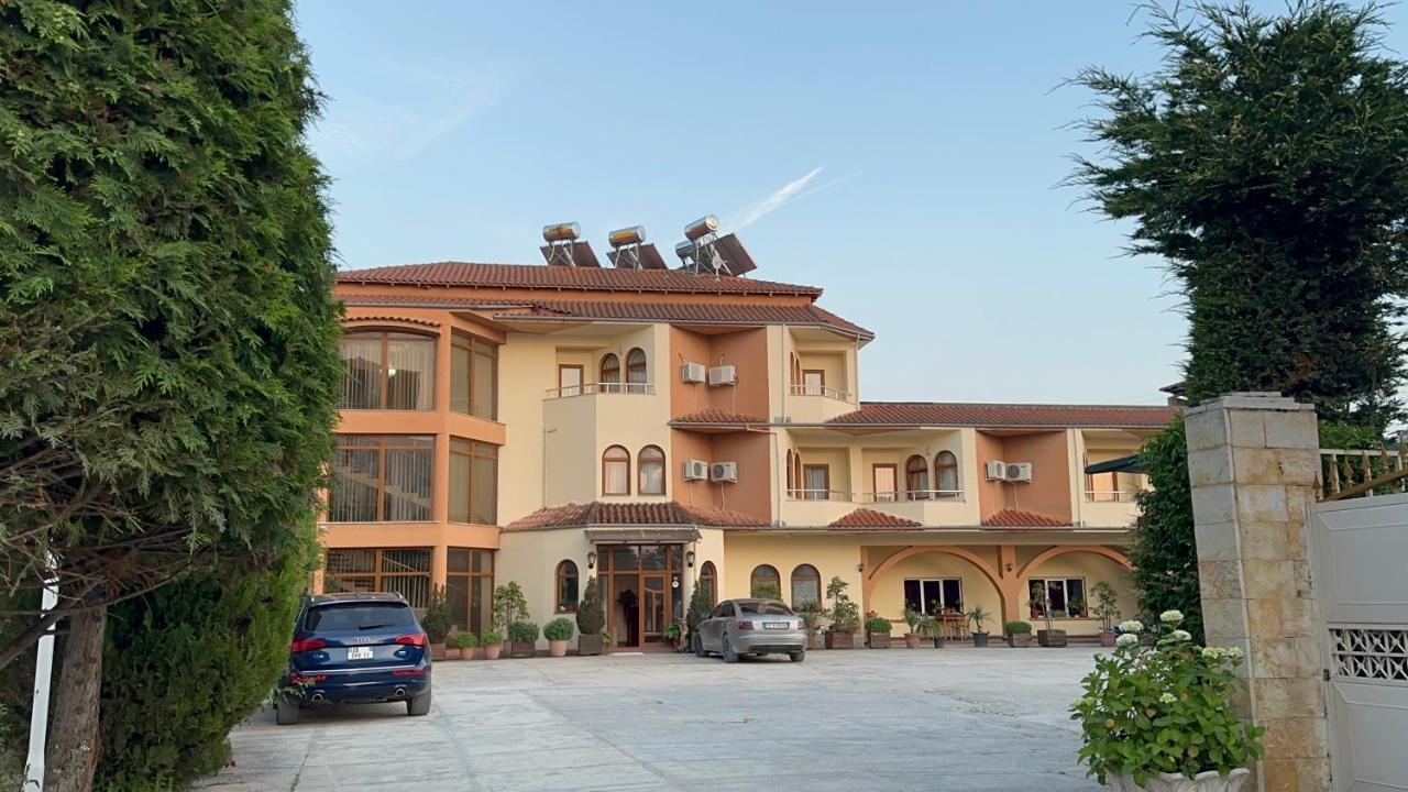 Rritja E Koranit Hotel Tushemisht Bagian luar foto