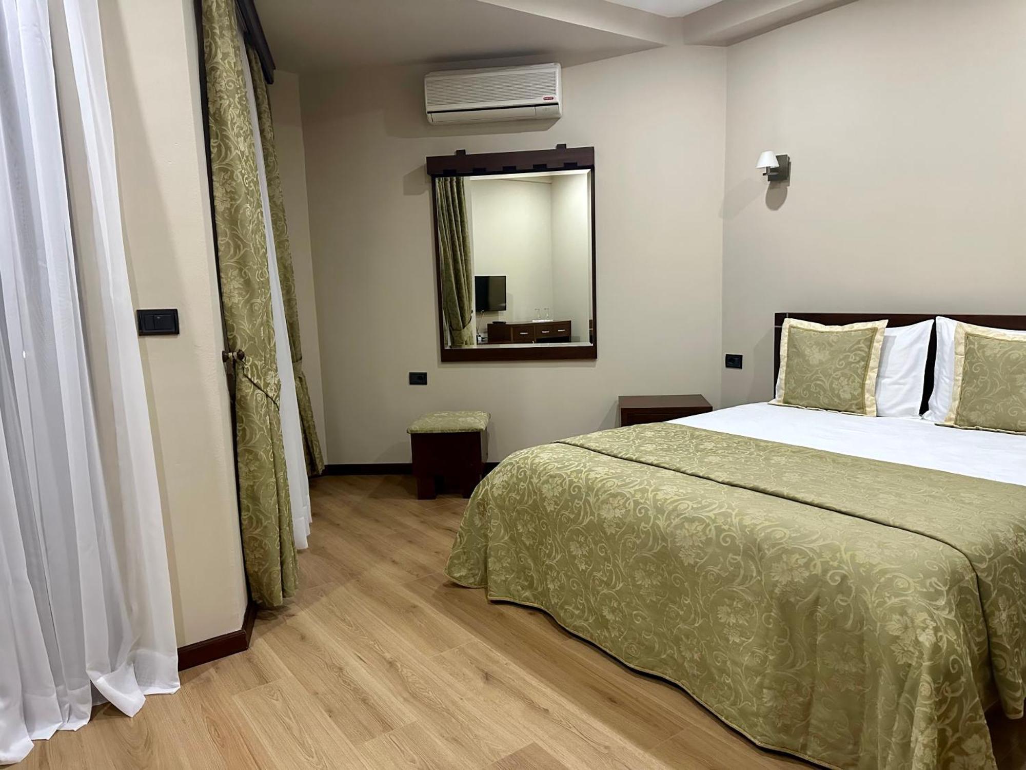Rritja E Koranit Hotel Tushemisht Bagian luar foto