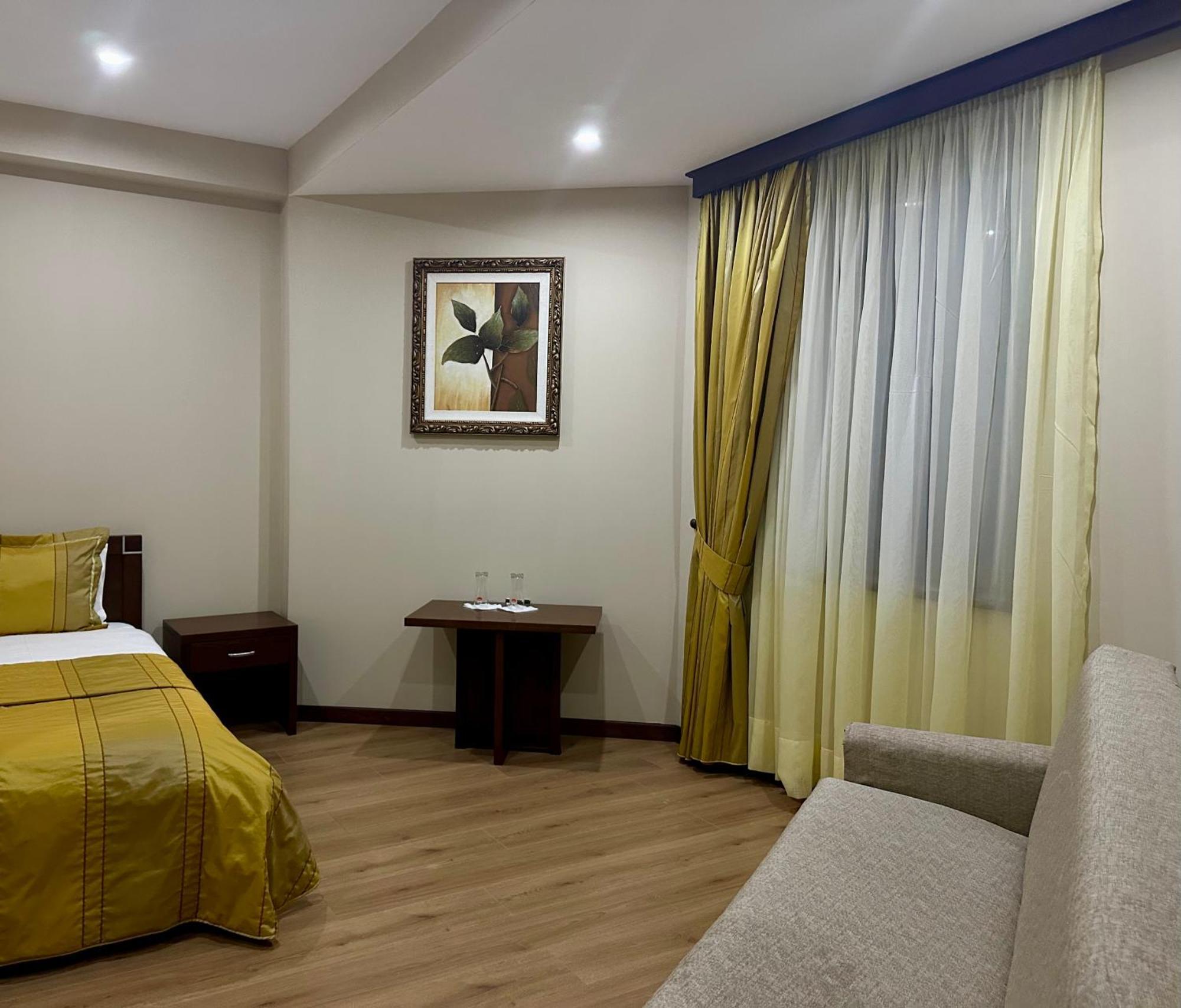 Rritja E Koranit Hotel Tushemisht Bagian luar foto