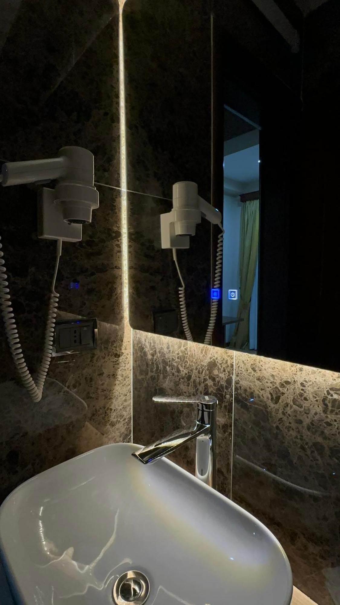 Rritja E Koranit Hotel Tushemisht Bagian luar foto