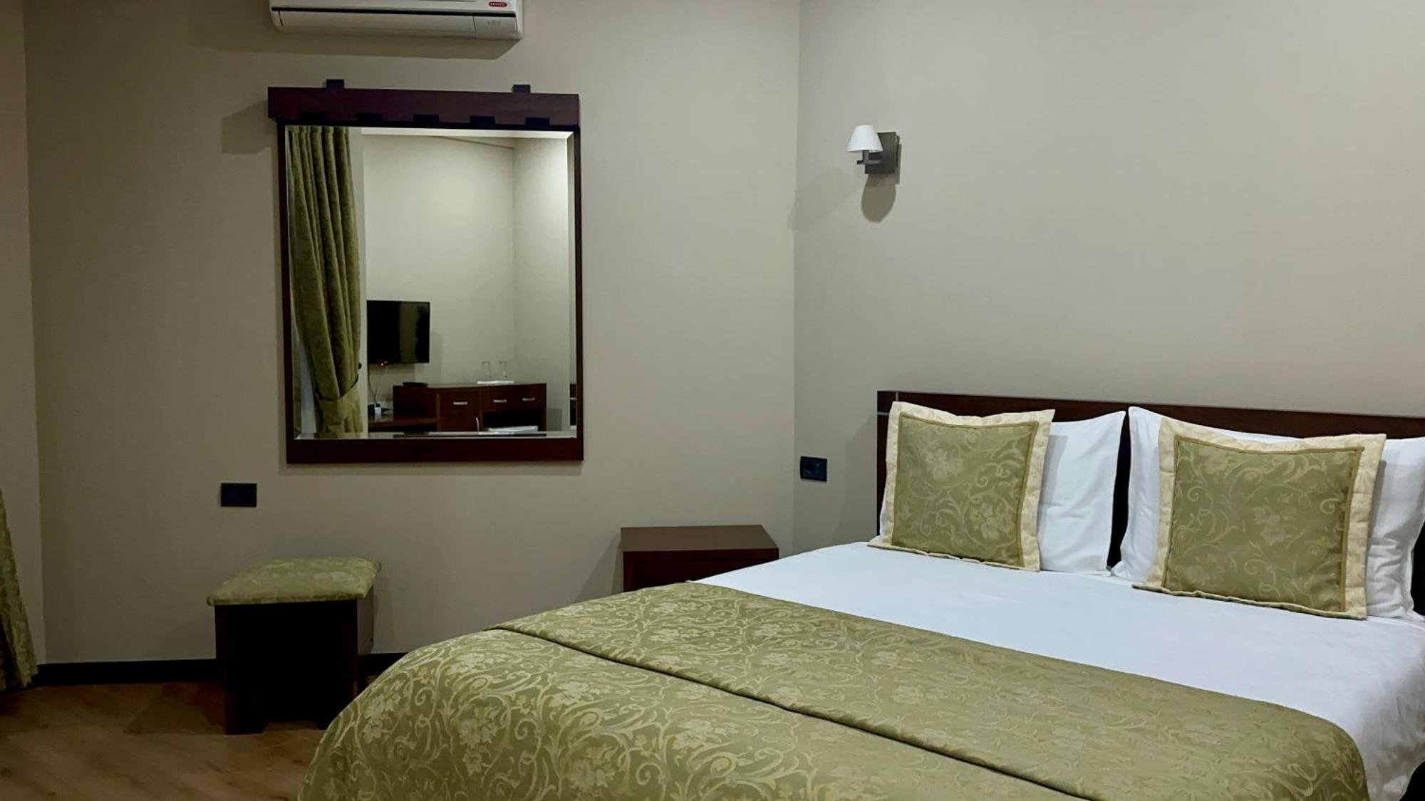 Rritja E Koranit Hotel Tushemisht Bagian luar foto
