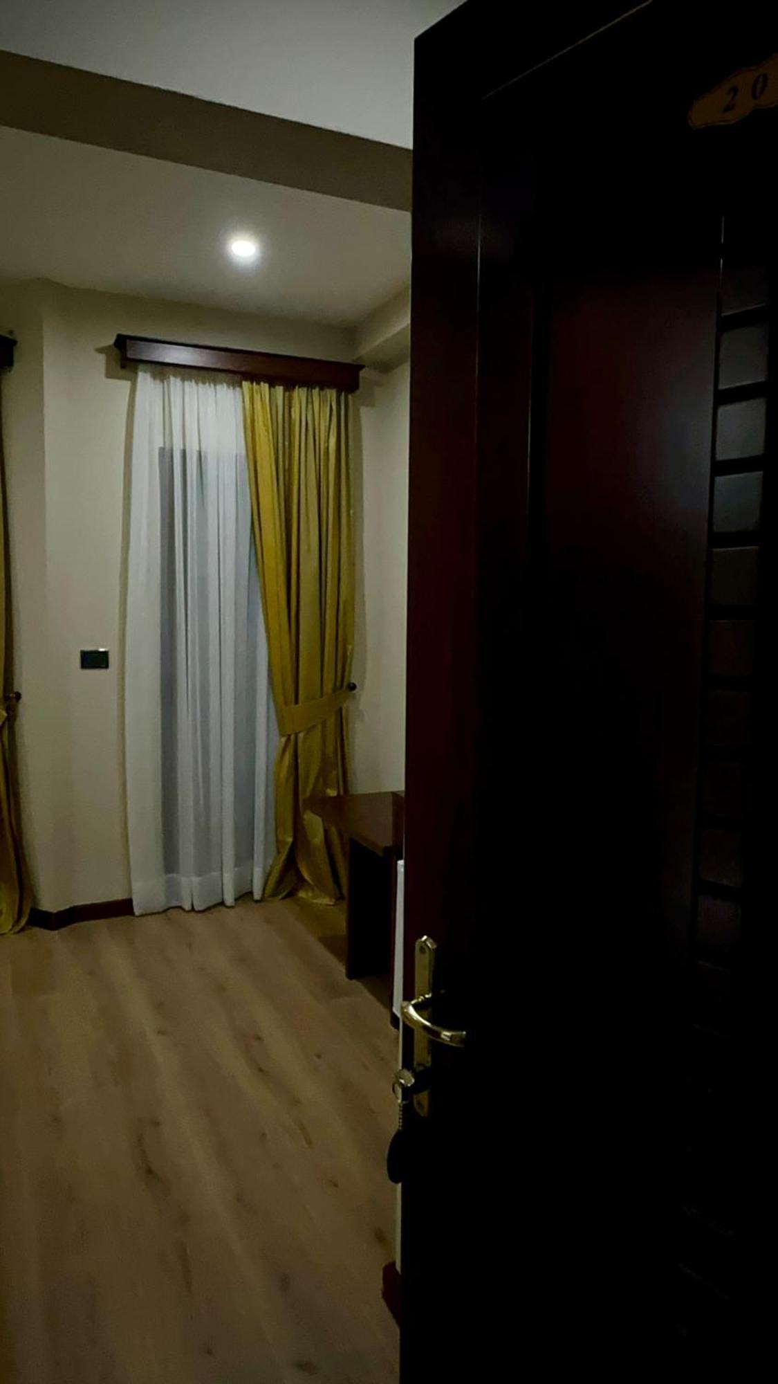 Rritja E Koranit Hotel Tushemisht Bagian luar foto