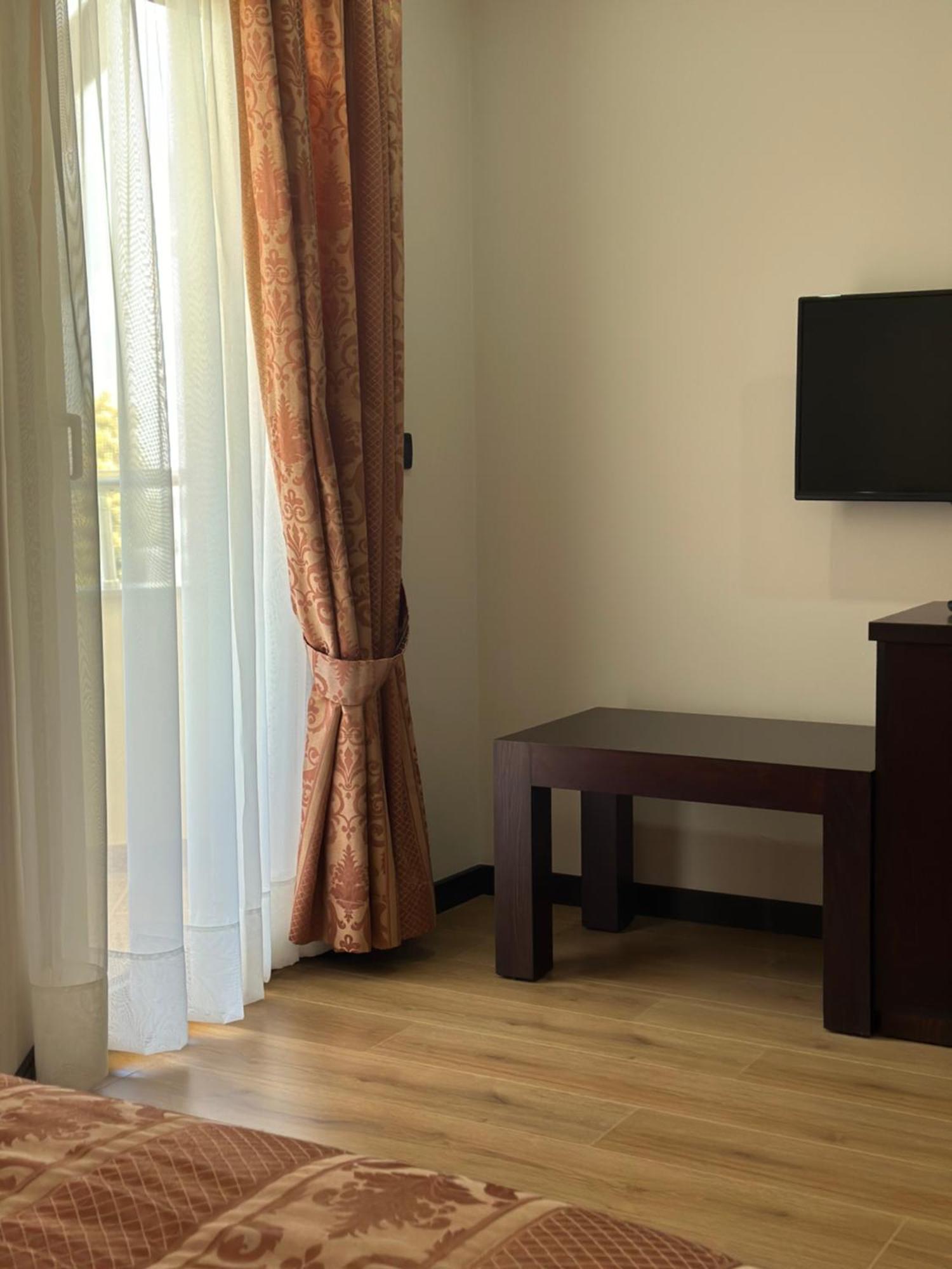 Rritja E Koranit Hotel Tushemisht Bagian luar foto