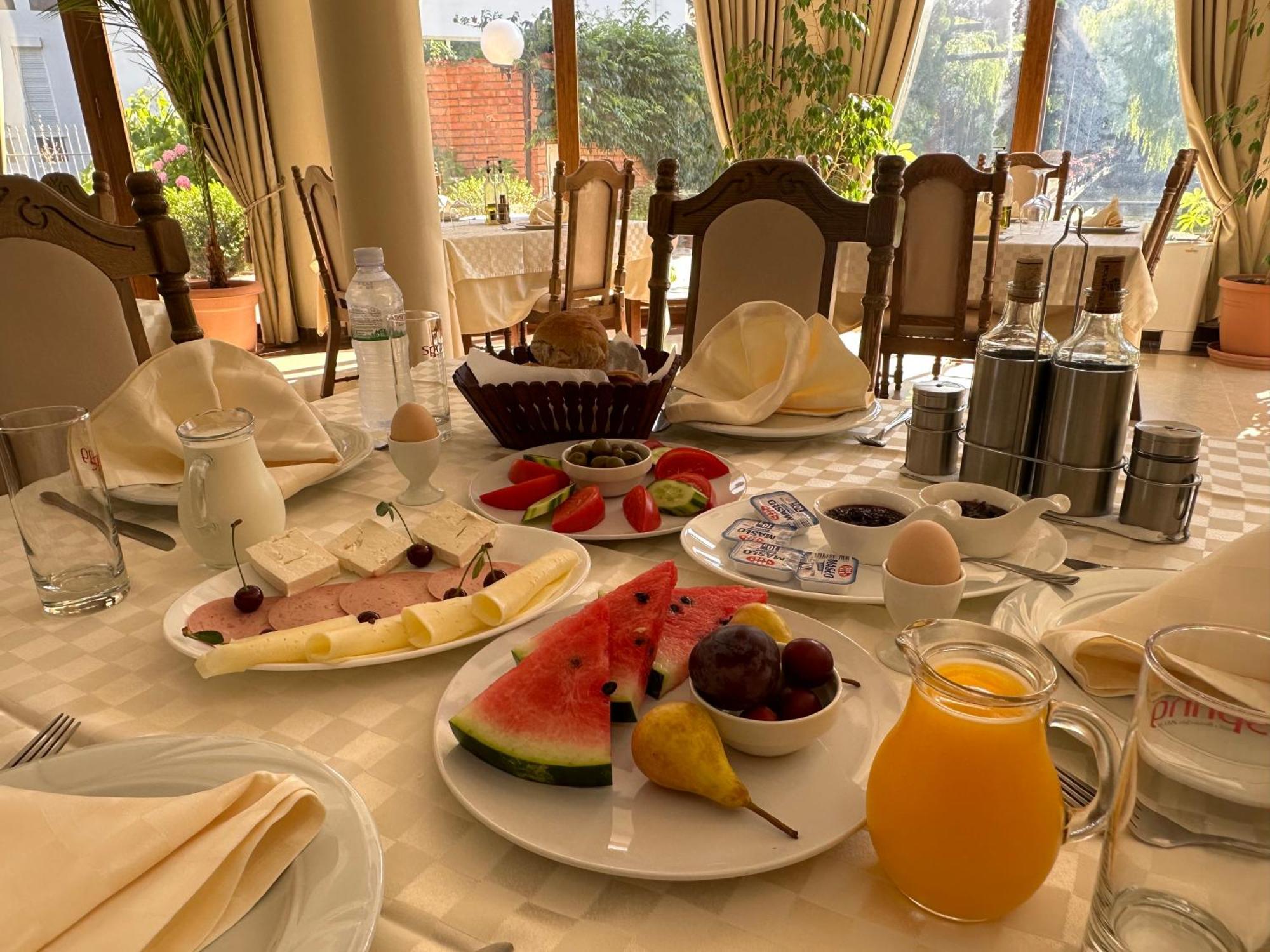 Rritja E Koranit Hotel Tushemisht Bagian luar foto